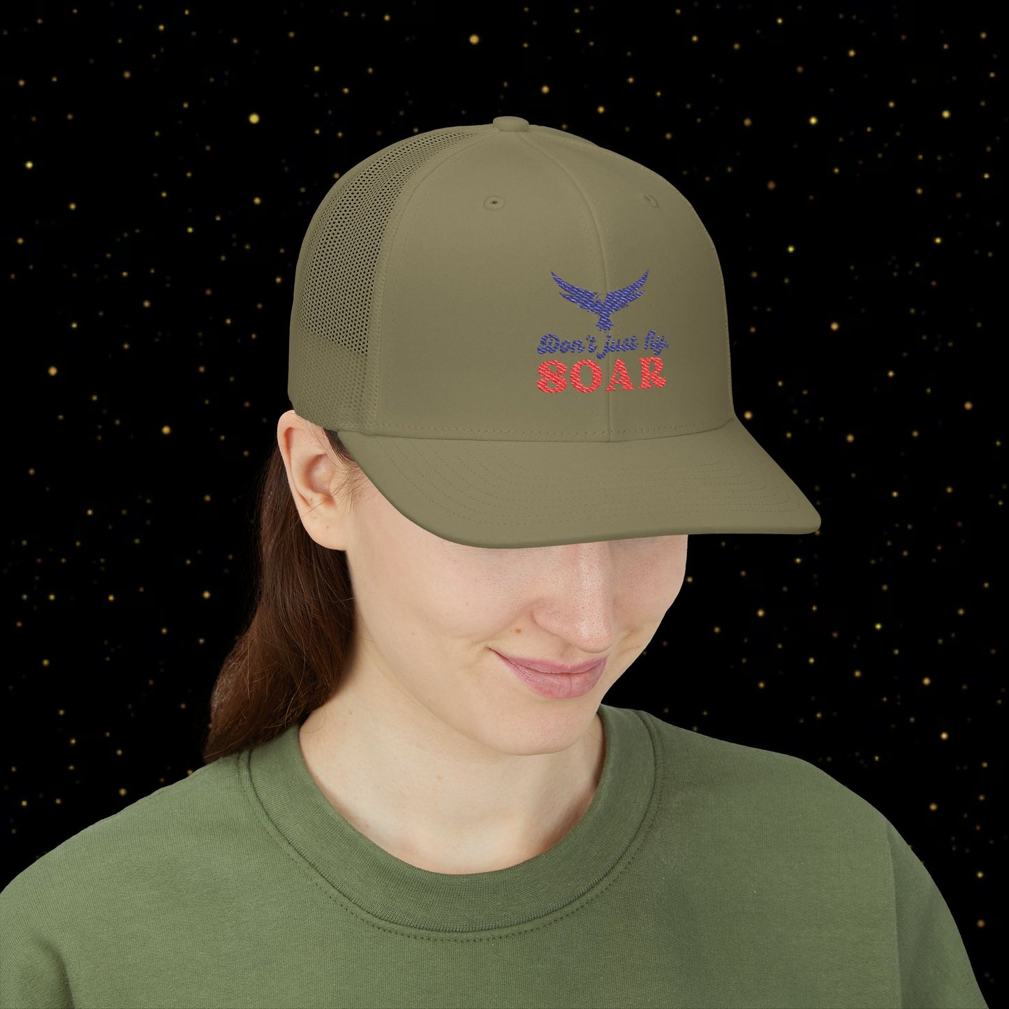 Steigen Trucker-Kappe — "Don't Just Fly, SOAR"